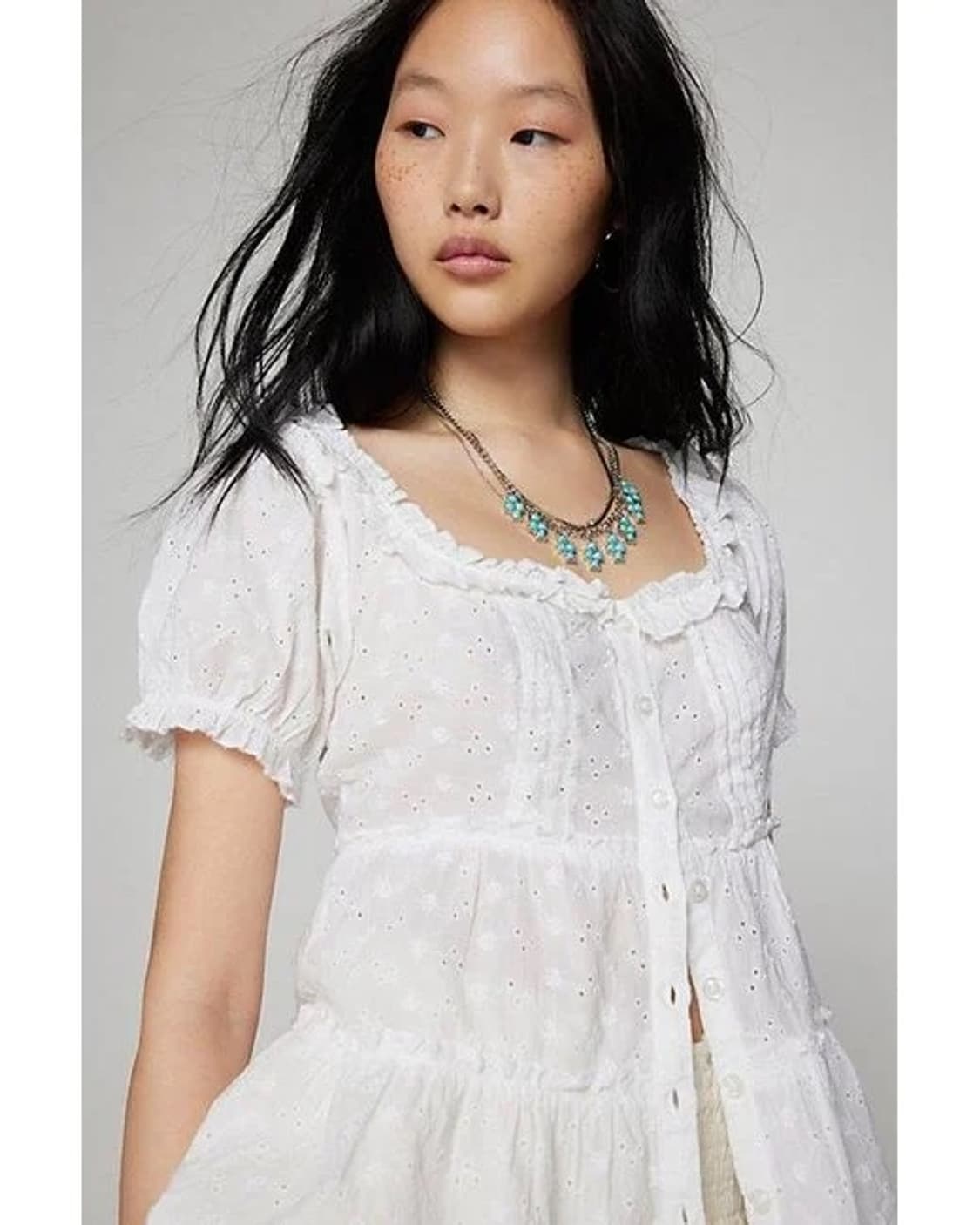 어반아웃피터스 김치블루 레이스 핀턱 퍼프 블라우스 상품이미지6