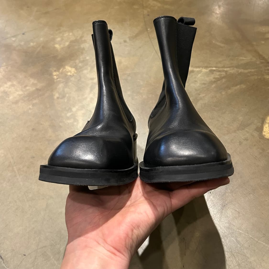 255) 마이크로데이 카우 하이드 레더 스퀘어토 첼시 부츠 상품이미지5