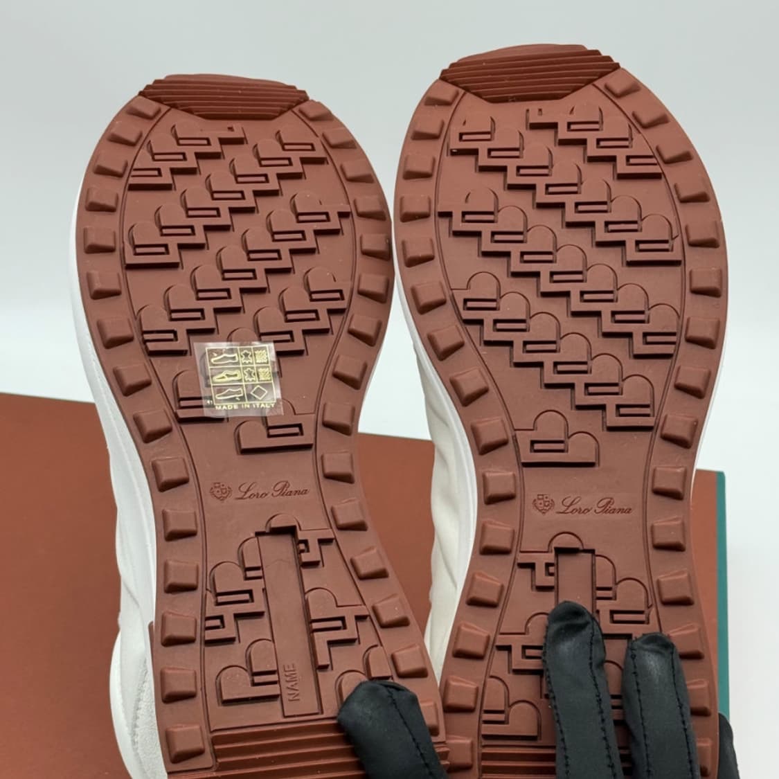 로로피아나 위크앤드 스니커즈 41사이즈 260mm 상품이미지2