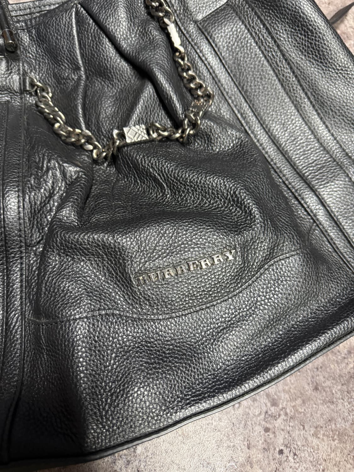 버버리 체인 토트백 상품이미지2