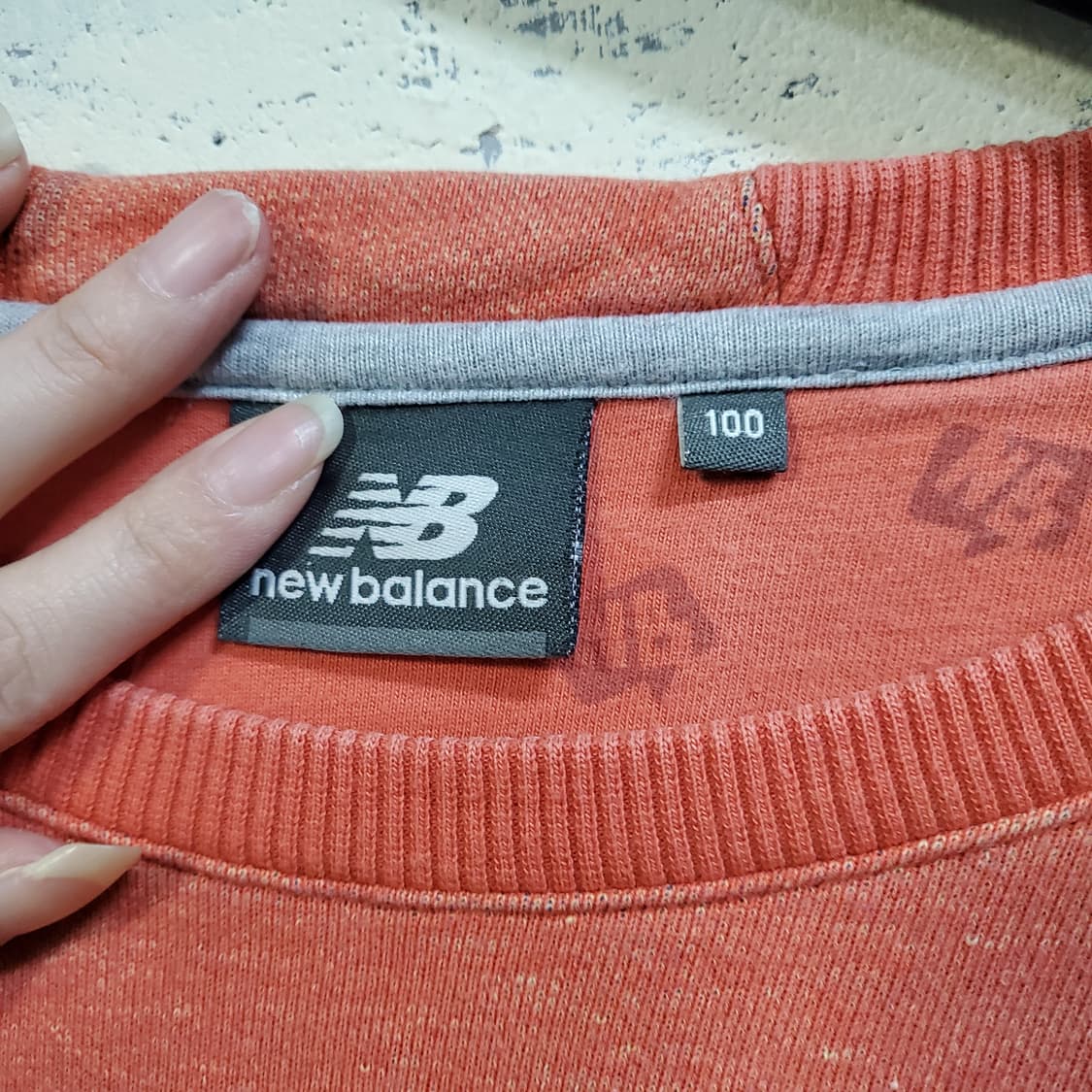 뉴발란스 프린팅 맨투맨  상품이미지4