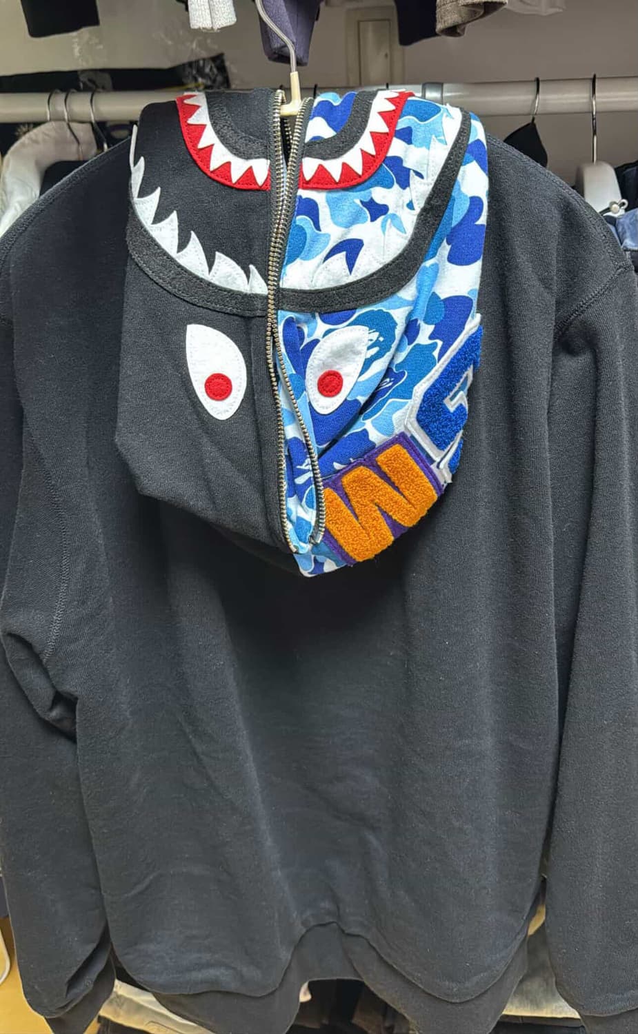 [새상품급 XL] 베이프 리버시블 샤크후드 블루 카모 상품이미지4