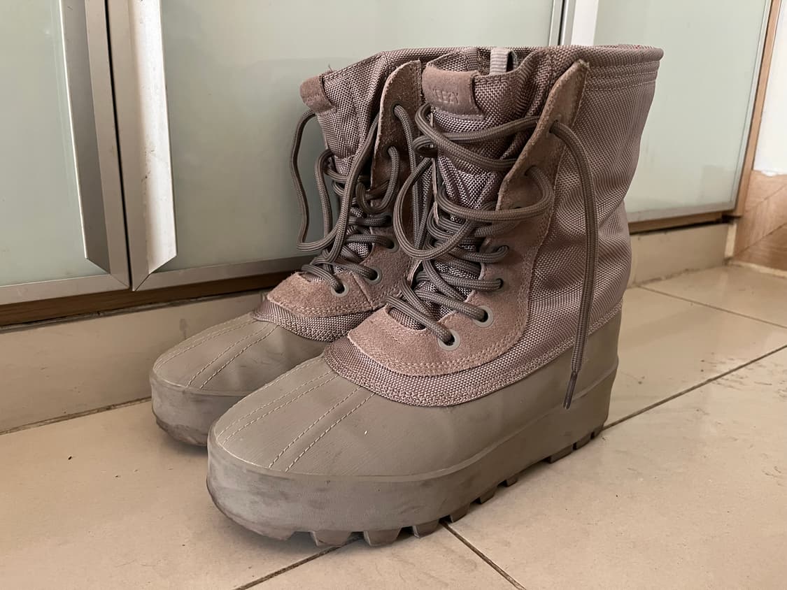 Yeezy 950 moon rock 상품이미지1