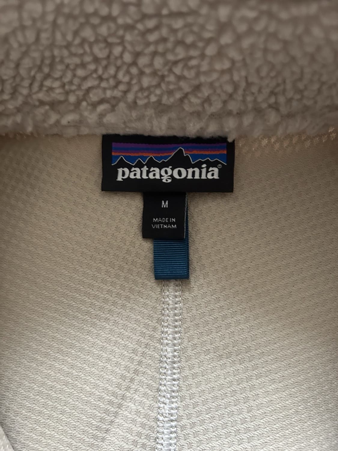 파타고니아 클래식 레트로-X 플리스 자켓 내추럴/클래식 네이비 상품이미지2