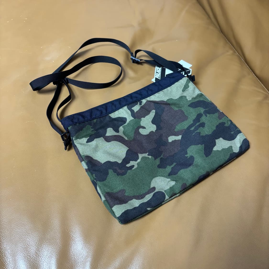 팔라스 노스페이스 퍼플라벨 코듀라 카모 샤코슈 가방 상품이미지5