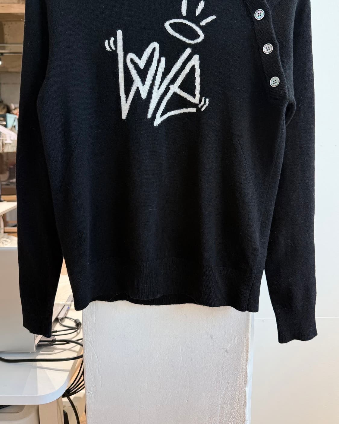 쟈딕앤볼테르 블랙 러브 캐시미어 니트  상품이미지6