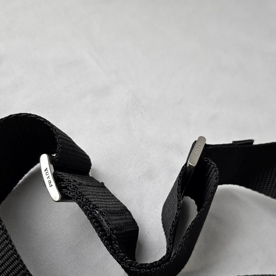 [정품 PRADA] 프라다 나일론 크로스백 주우재백 남녀공용 상품이미지3