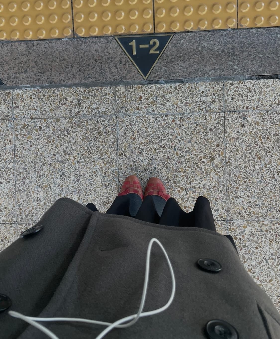 미우미우 플랫 슈즈 상품이미지1