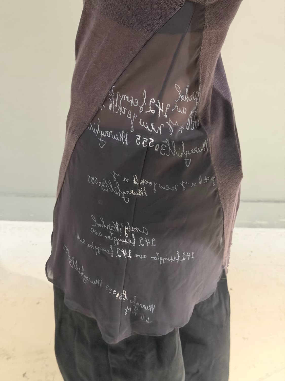 unbalance shape sheer sleeveless 상품이미지5