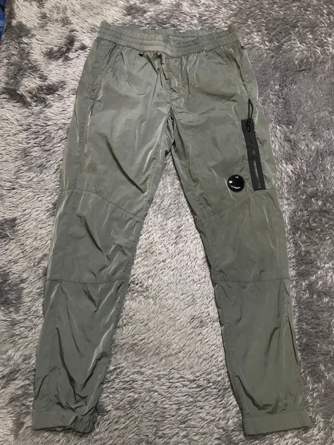 [[82, 한글택, A급] CP컴퍼니 싱글렌즈 나일론 팬츠p129 상품이미지1