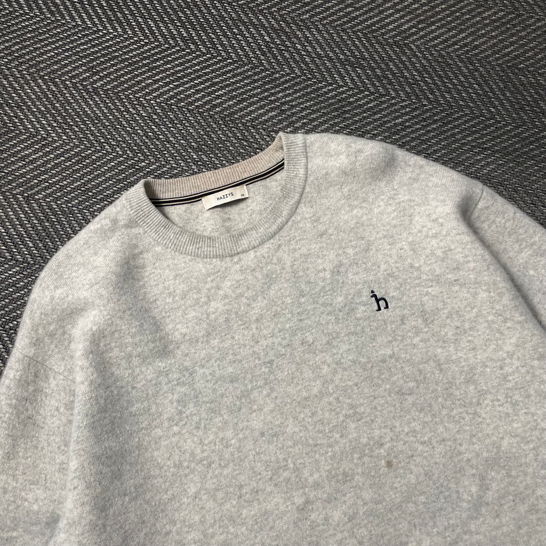 헤지스 자수로고 미니멀 베이직 니트y 4967 상품이미지4