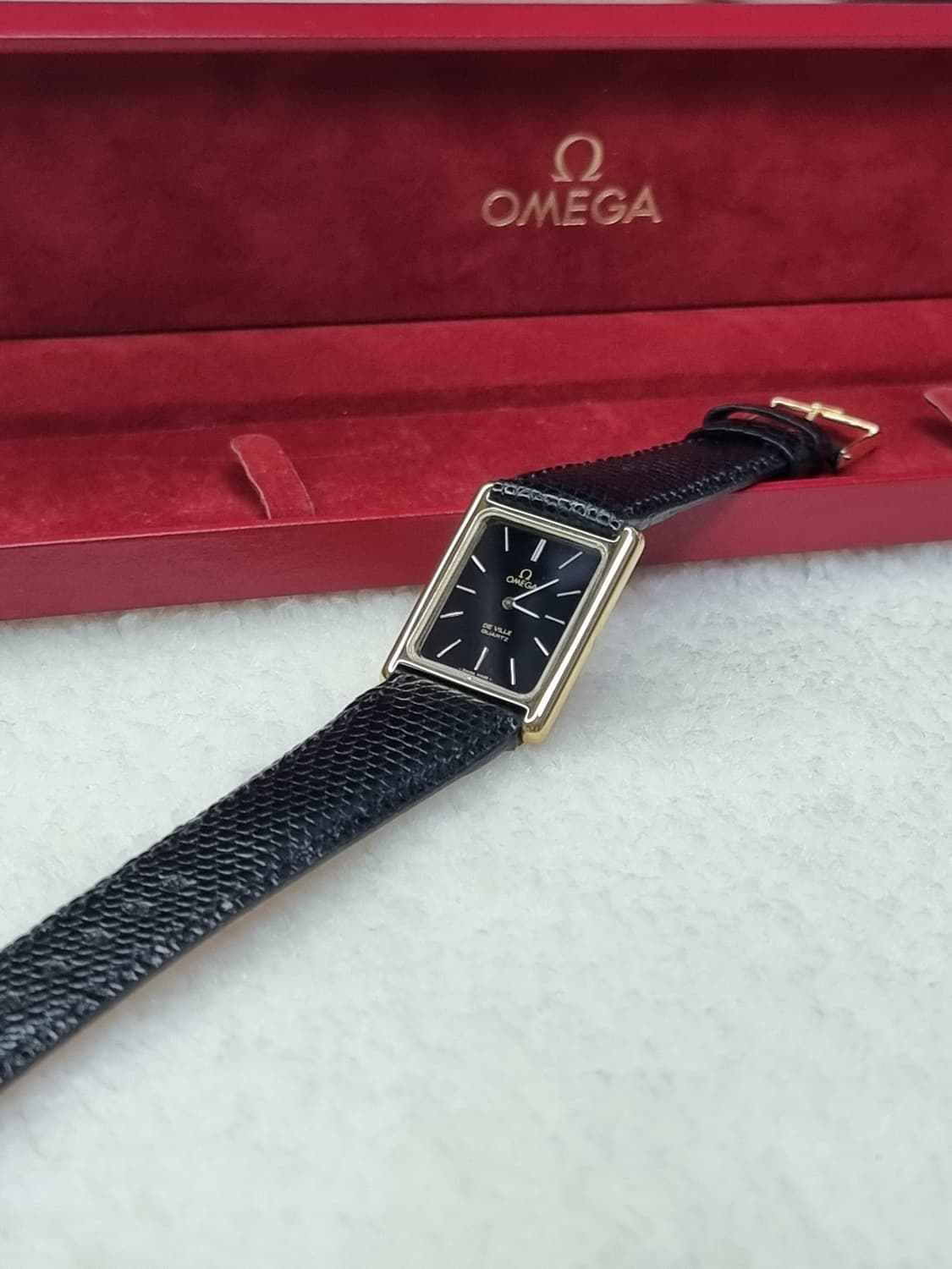 오메가 드빌 탱크 블랙 다이얼 쿼츠 남여공용 시계 상품이미지2