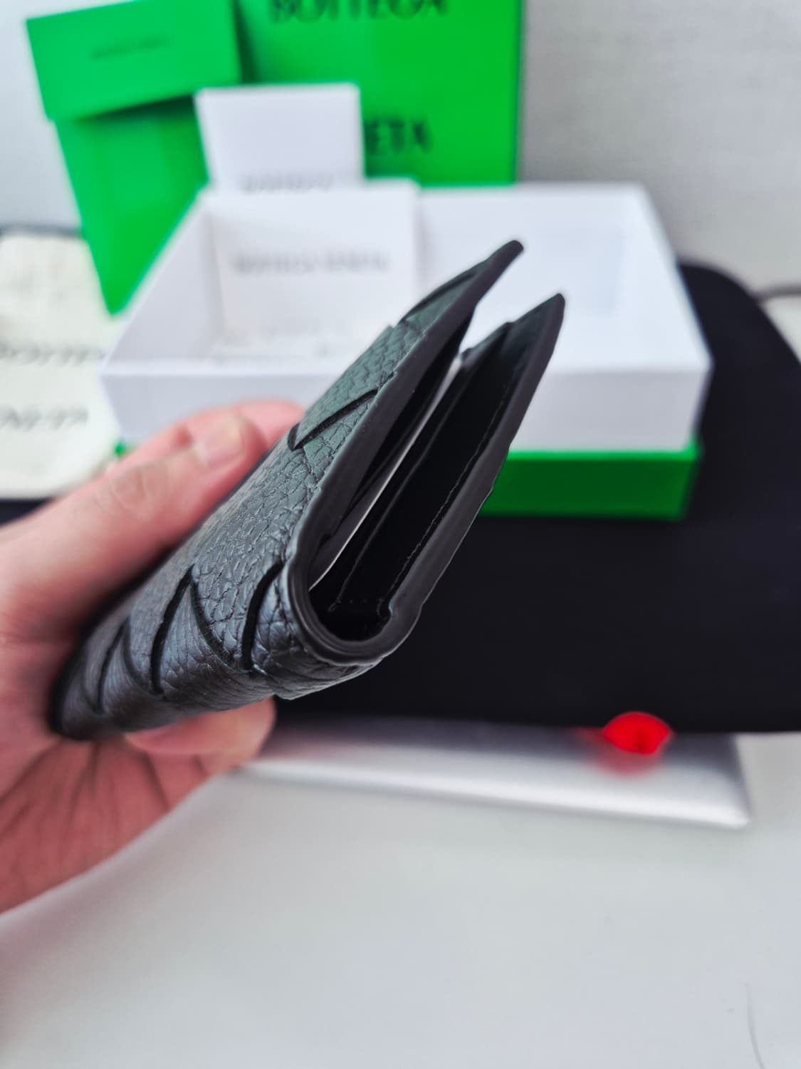 보테가베네타 인트레치아토 플랩카드지갑 상품이미지4