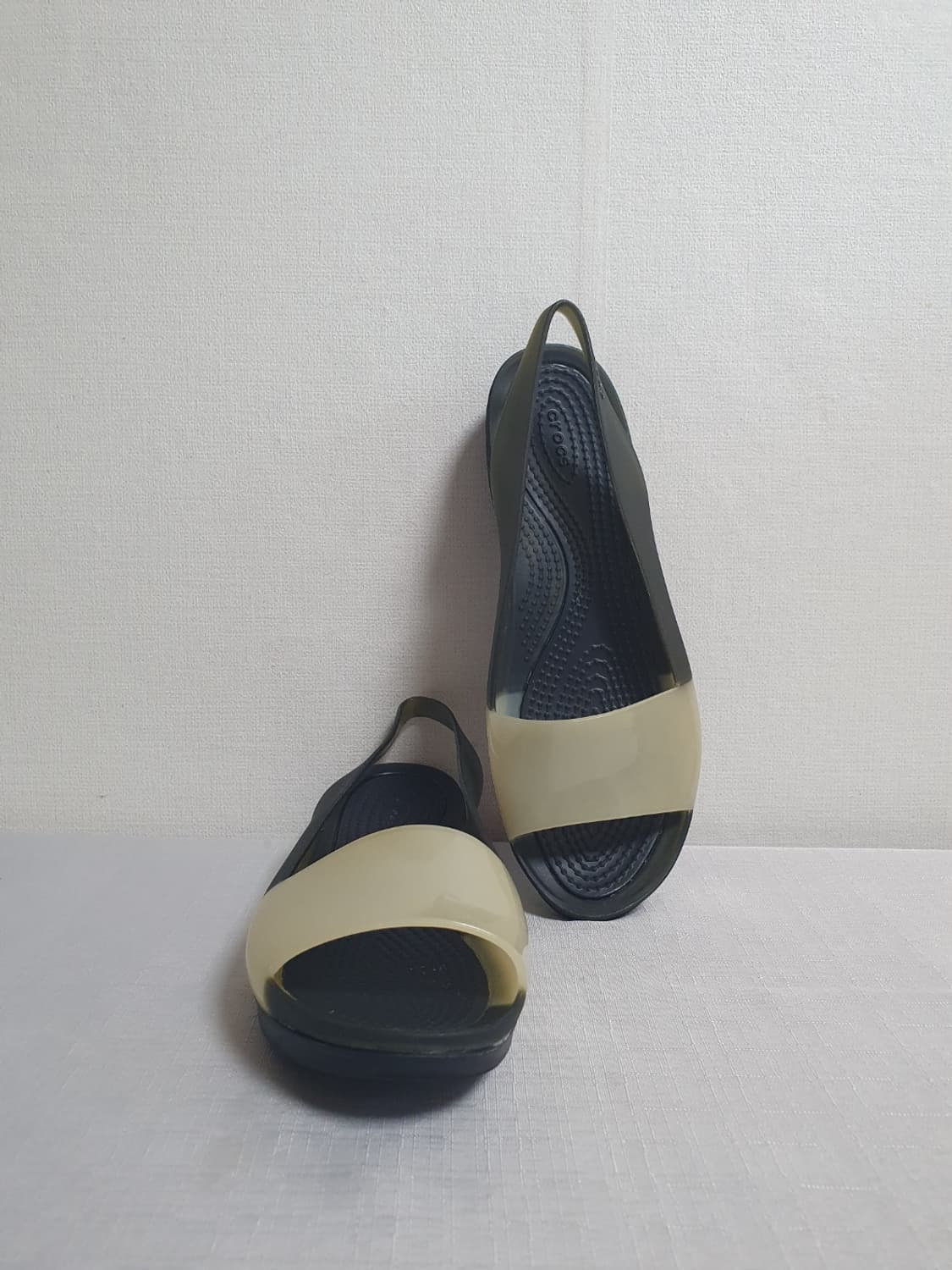 크록스 컬러블록 슬링백 샌들 아이보리 블랙 230mm 상품이미지5
