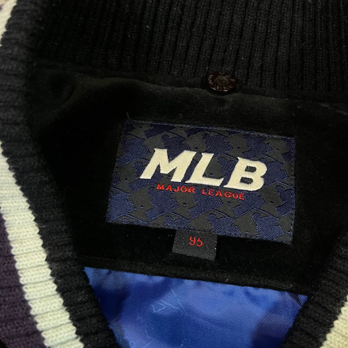 MLB 엠엘비 뉴욕양키스 벨벳 스타디움 자켓 상품이미지4