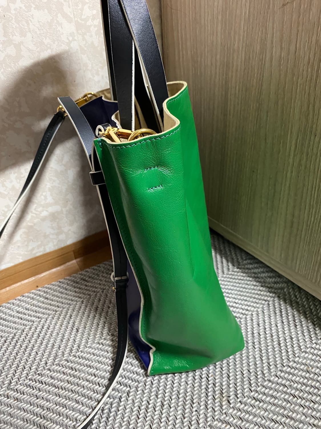 마르니 뮤제오 소프트백 그린 토트백 상품이미지4