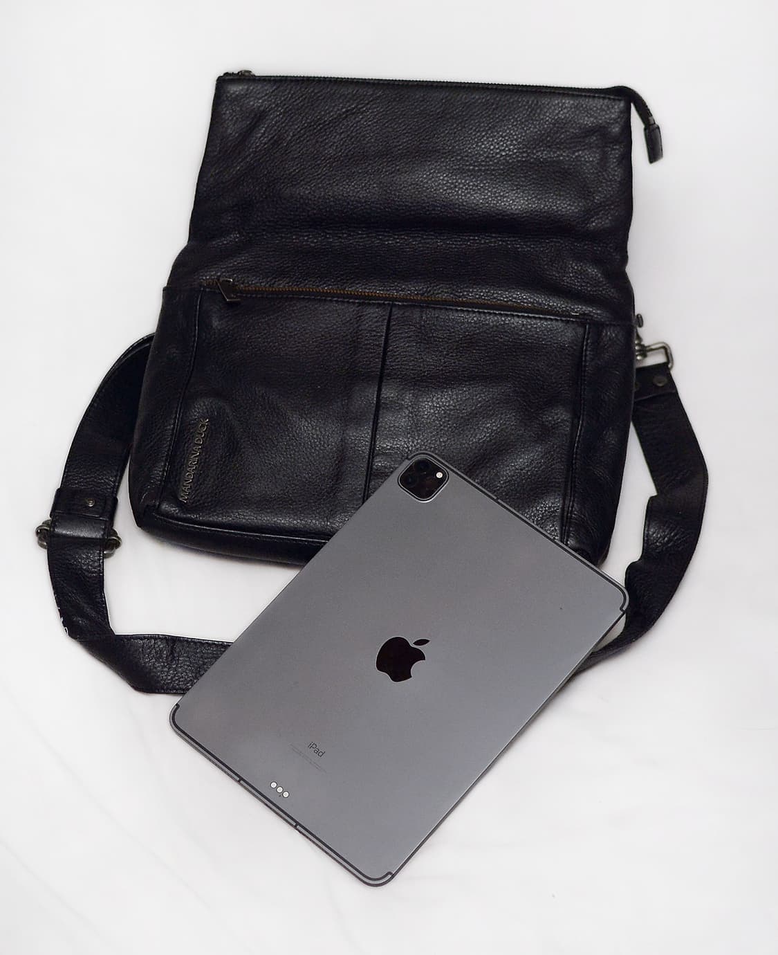 만다리나덕 이태리 프리덤 천연가죽 플랩 크로스백 상품이미지2