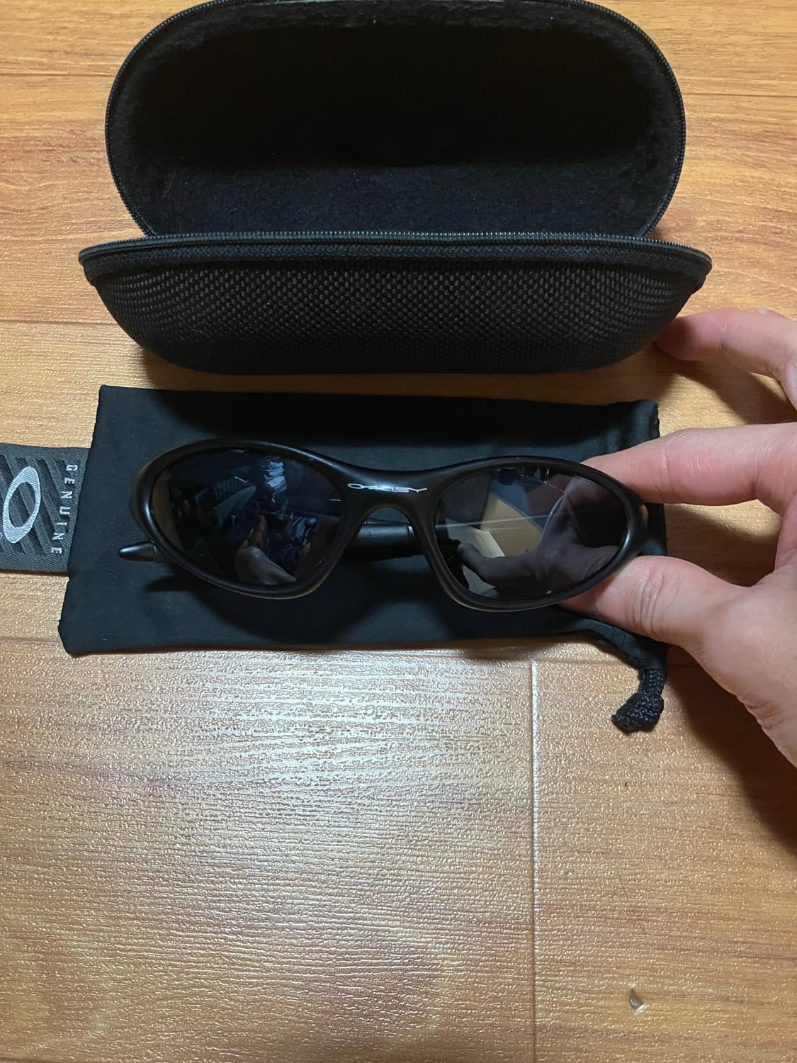 오클리 미뉴트 1.0 새렌즈 블랙 상품이미지1