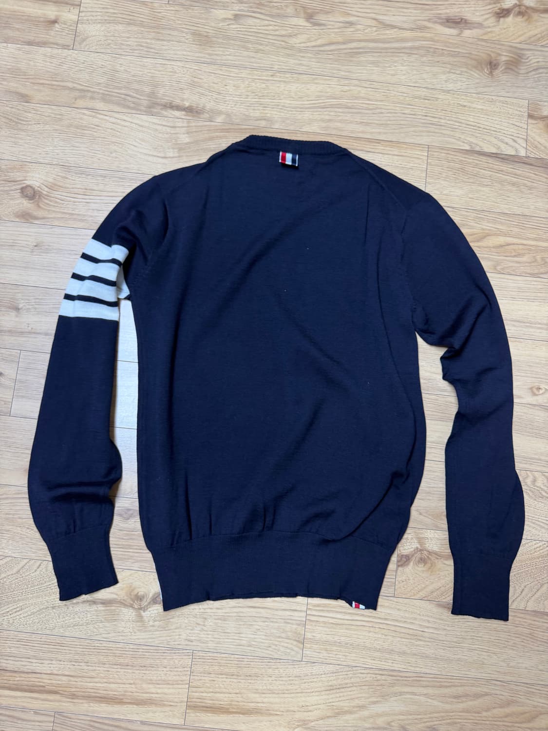 톰브라운네이비 기본니트  상품이미지2