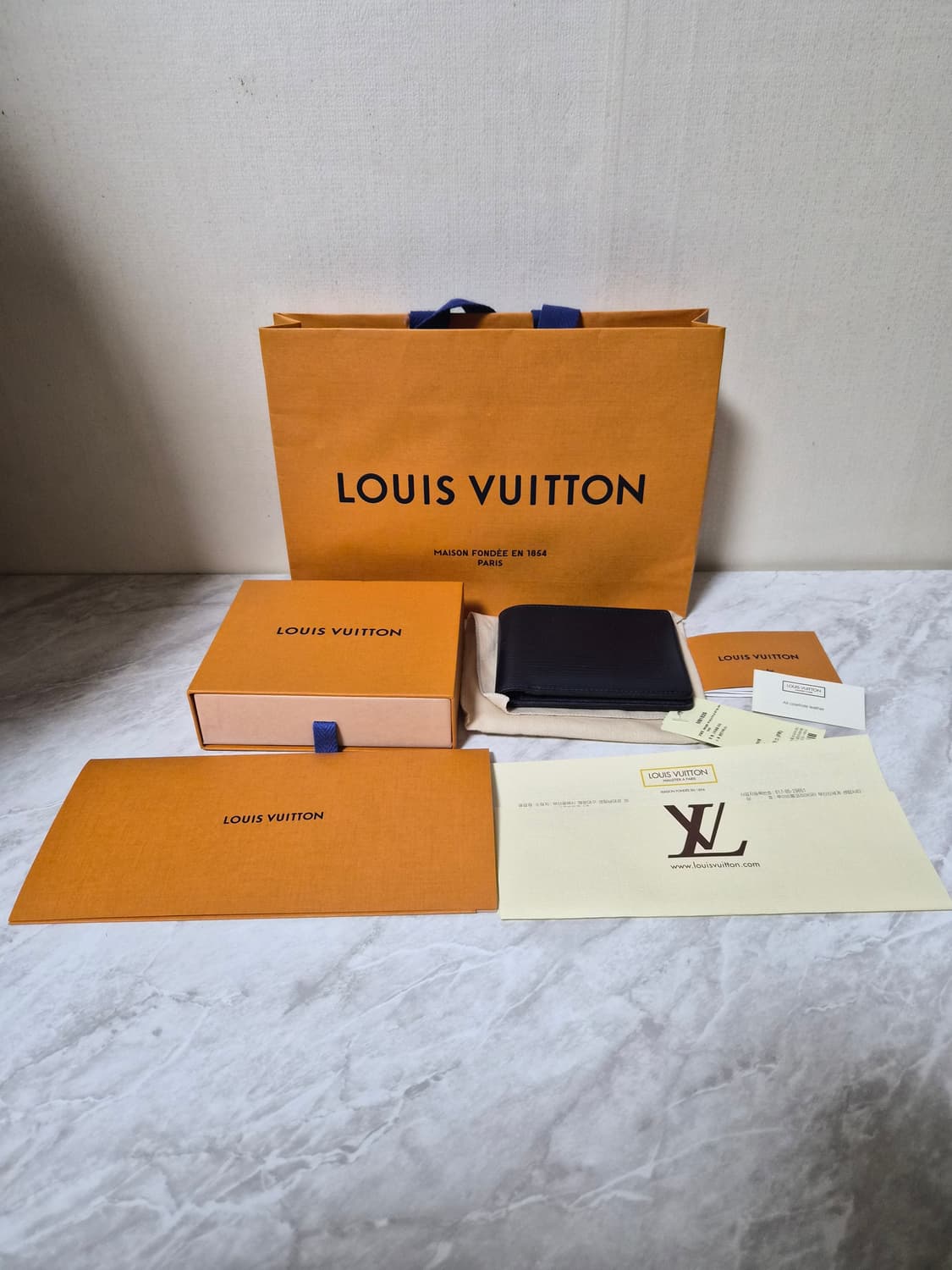 루이비통   멀티플 월릿  에피 레더 반지갑 상품이미지9