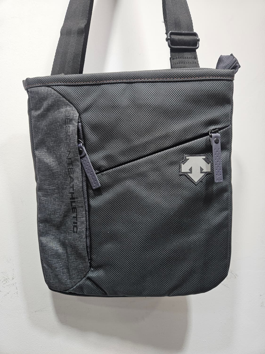 데상트 미니 크로스백  상품이미지3