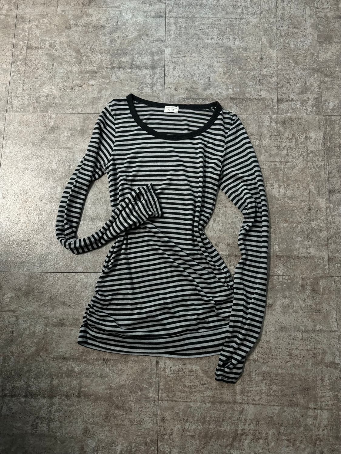 핸드워머 셔링 스트라이프 패턴 티 상품이미지1