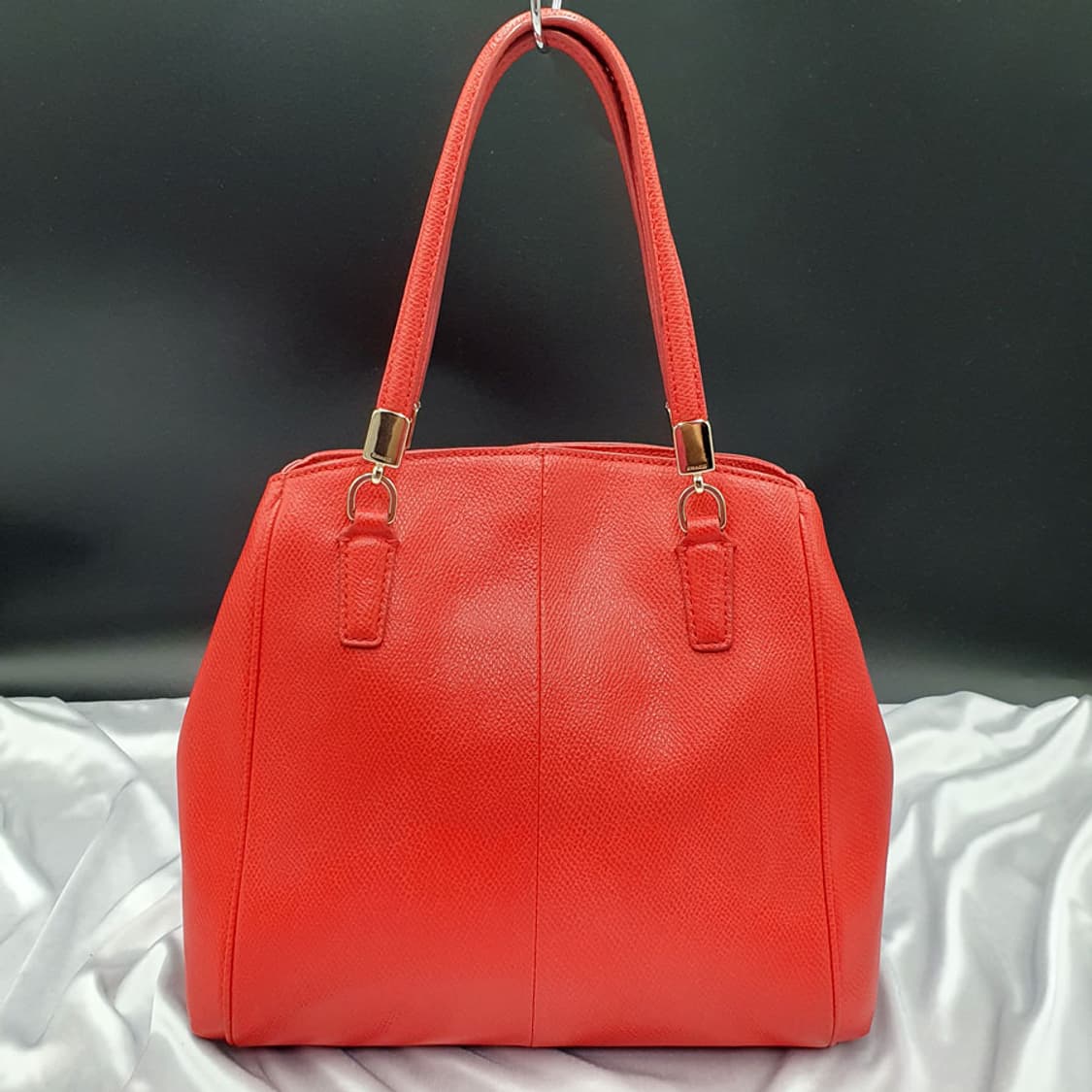 코치 레드 가죽 화사한 토트백 중고 가방 은피아노 상품이미지9