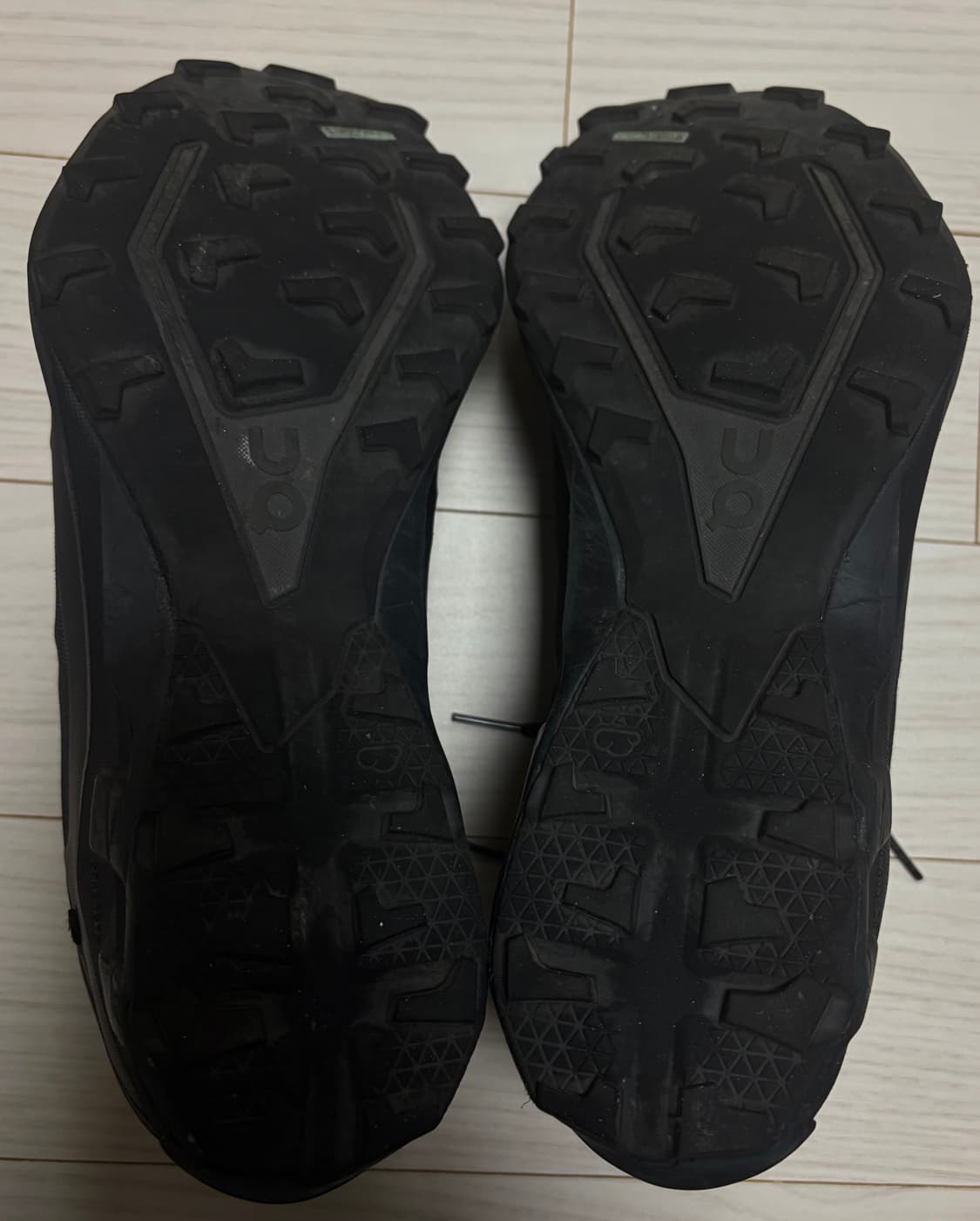 파프 온 클라우드벤쳐 피크 올 블랙 265 상품이미지4