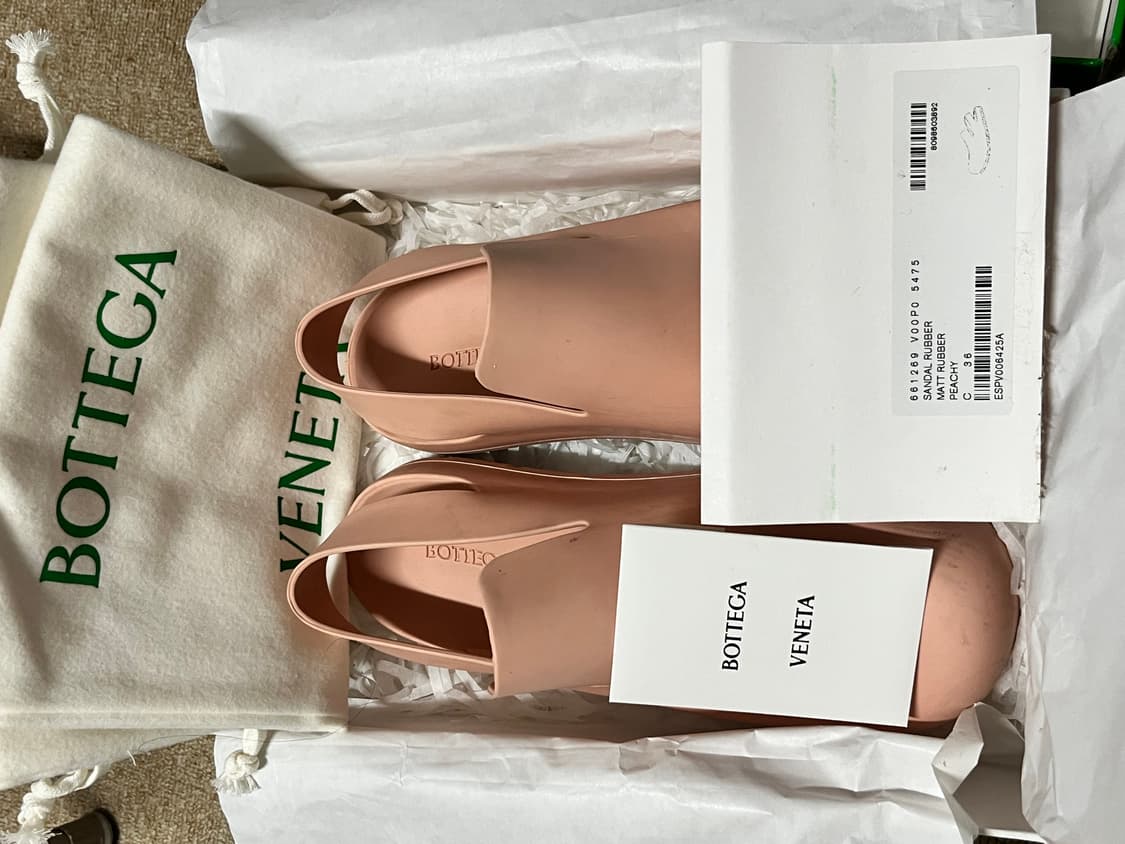 보테가베네타 러버 퍼들 샌들 36 상품이미지1