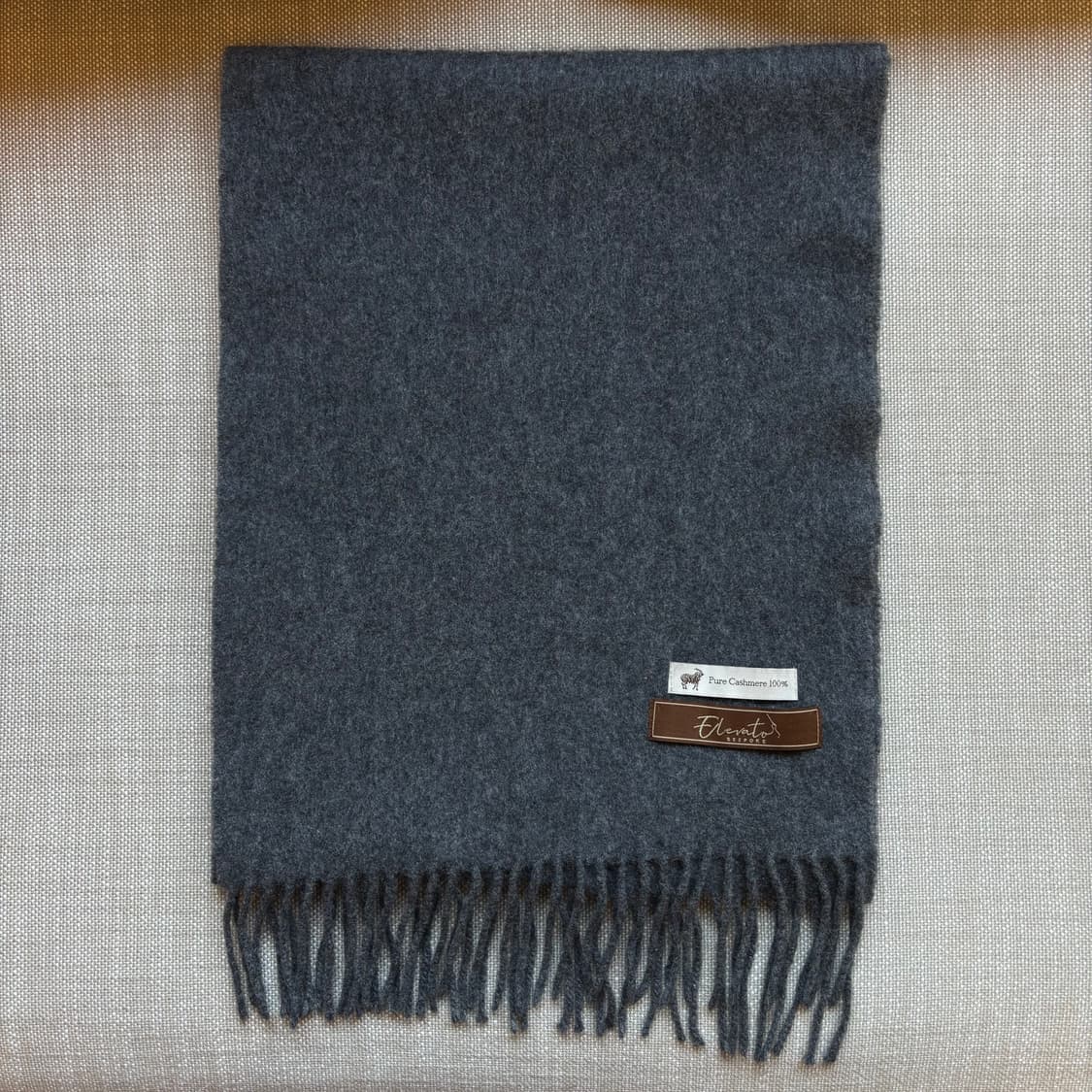 엘렘토(Elemto) 브랜드의 퓨어 캐시미어 100% 머플러 그레이 상품이미지1