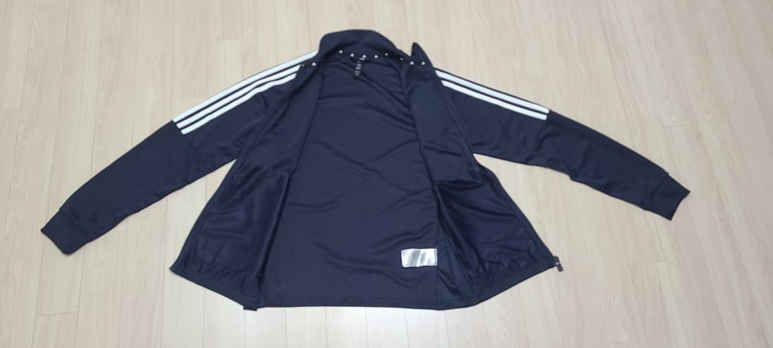 아디다스 트랙탑 상품이미지3