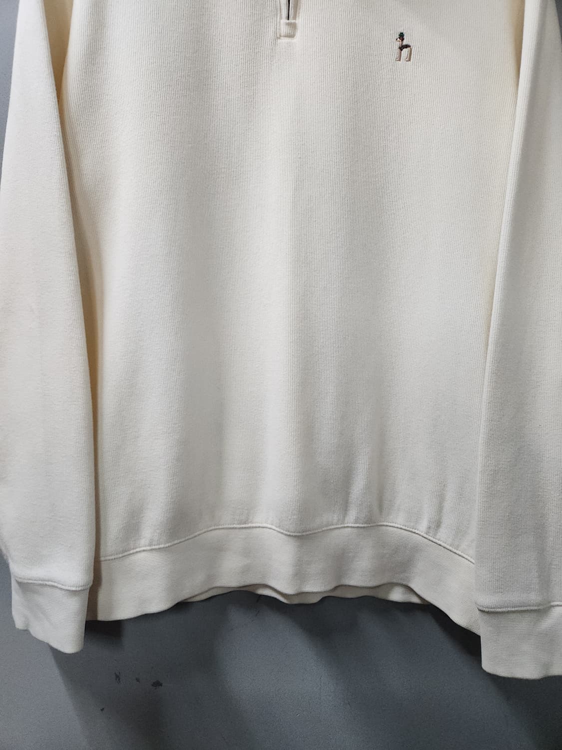 헤지스 하프집업 맨투맨 상품이미지2