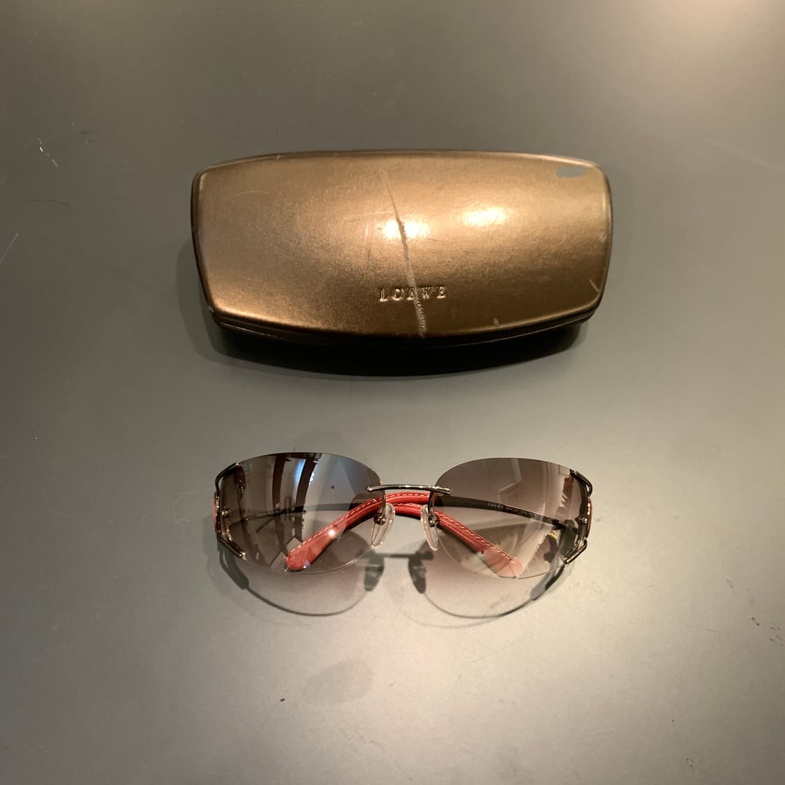 로에베 레더 디테일 선글라스 상품이미지1