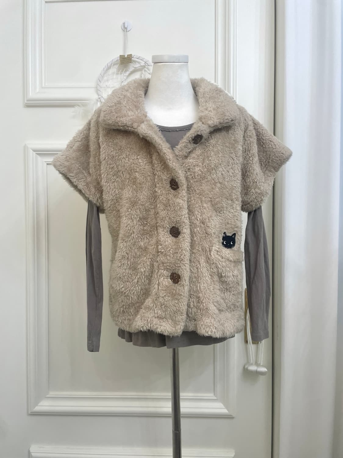 beige cat point warm fur mori vest&khaki 상품이미지1