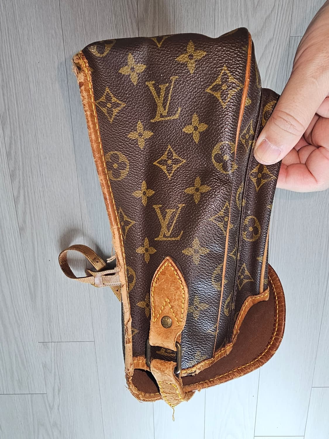 LOUIS VUITTON Gibeciere GM 상품이미지3