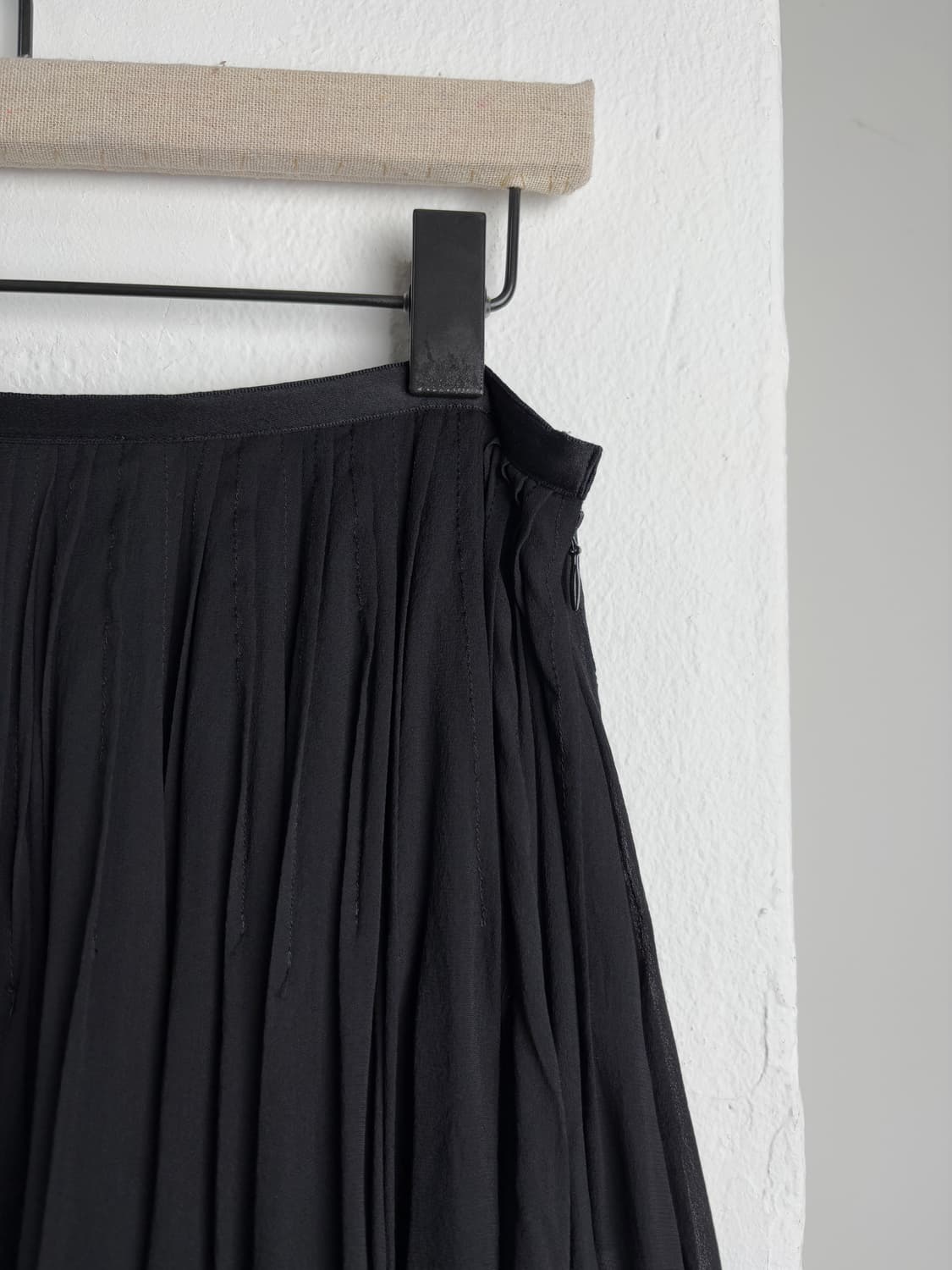 DEUXIEM CLASSE Black Silk Pleats Skirt 상품이미지2