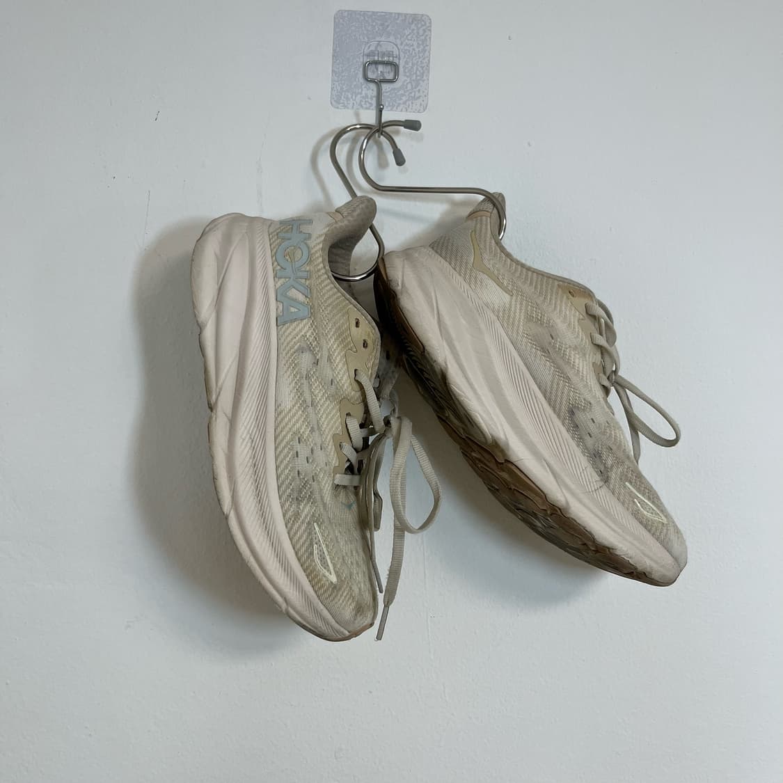 HOKA Clifton 9 running shoes 상품이미지4