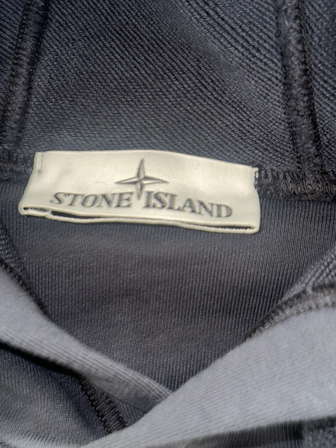 스톤아일랜드 25fw 네이비 색 후드티 상품이미지2