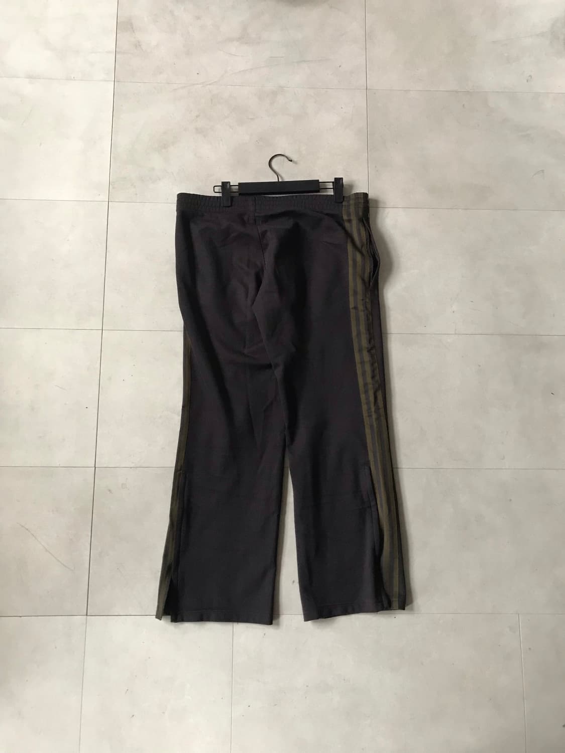 아디다스 00s 카키브라운 트레이닝 팬츠 상품이미지6