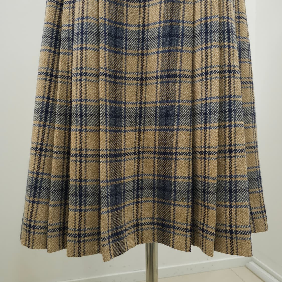 DAKS 모 혼방 체크 플리츠 베이지 미디스커트 일본빈티지 상품이미지5