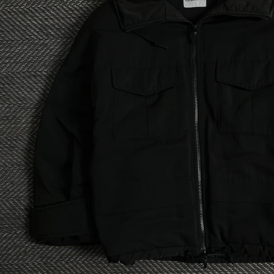 유니클로 X 화이트 마운티니어링 유틸리티 마운틴 숏 다운 파카y 3056 상품이미지3