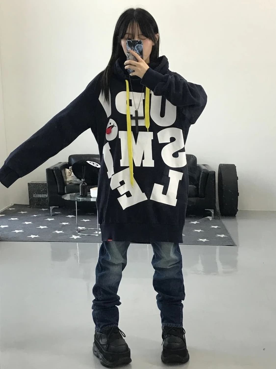 업스마일 블랙 로고 롱 후드티 상품이미지1