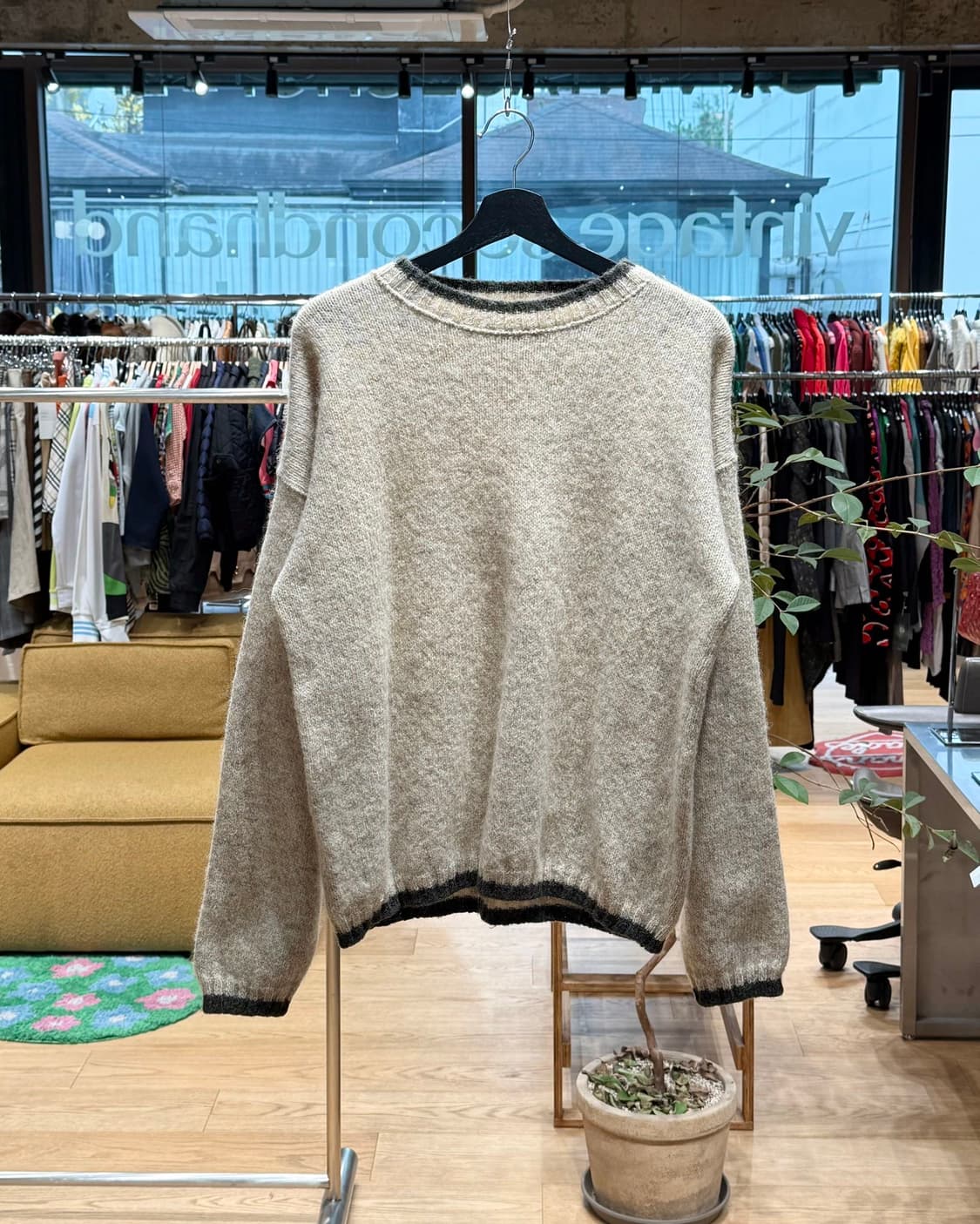 울리치 베이지 울 라운드 니트  상품이미지1