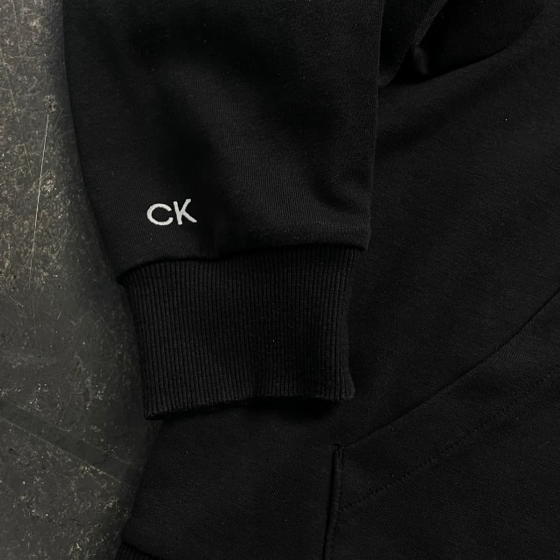 100 캘빈클라인 후드티 상품이미지3
