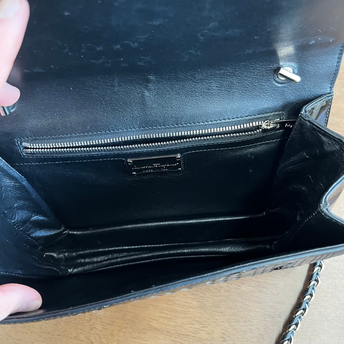 페레가모 바라보우 페이던트 크로스백 상품이미지6