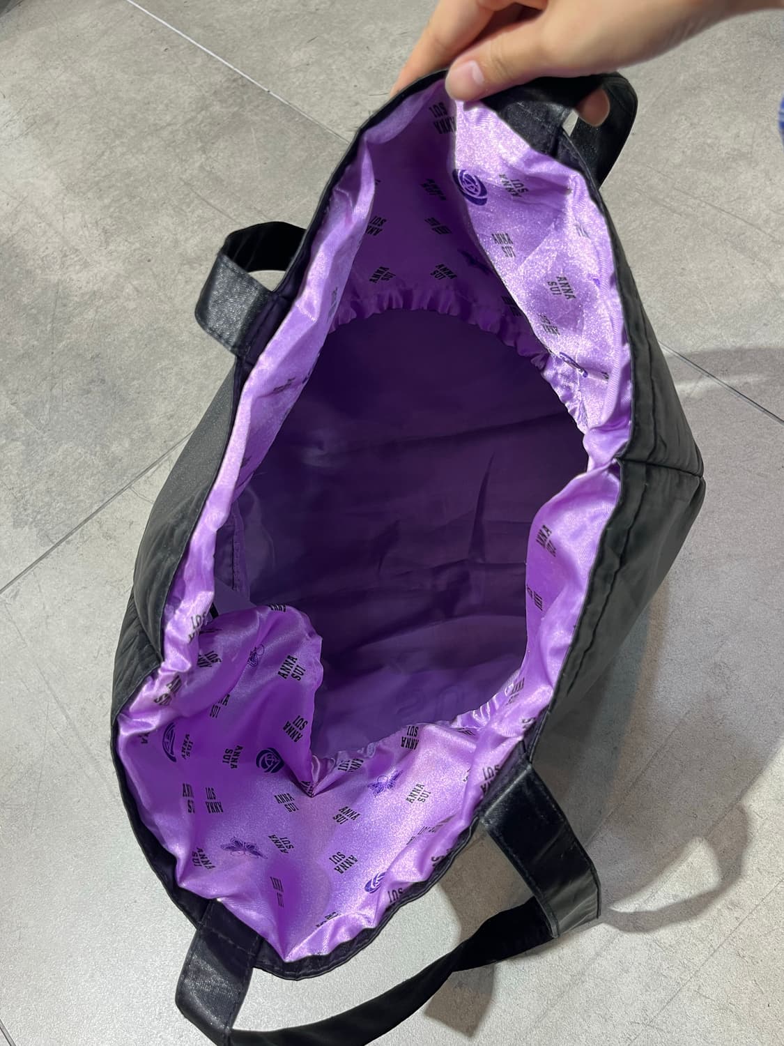 안나수이 글리터 장미 프린팅 복조리 토트백 상품이미지7
