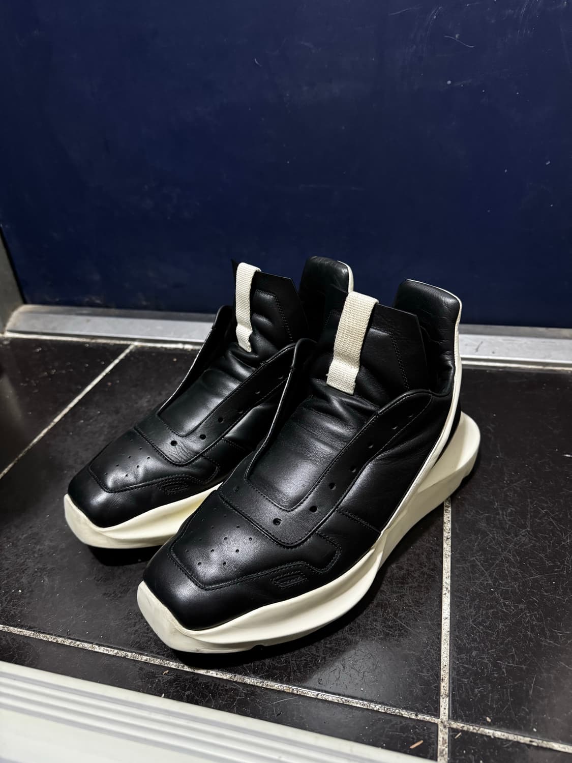 릭오웬스 22시즌 게스 러너 블랙밀크 42사이즈 상품이미지1