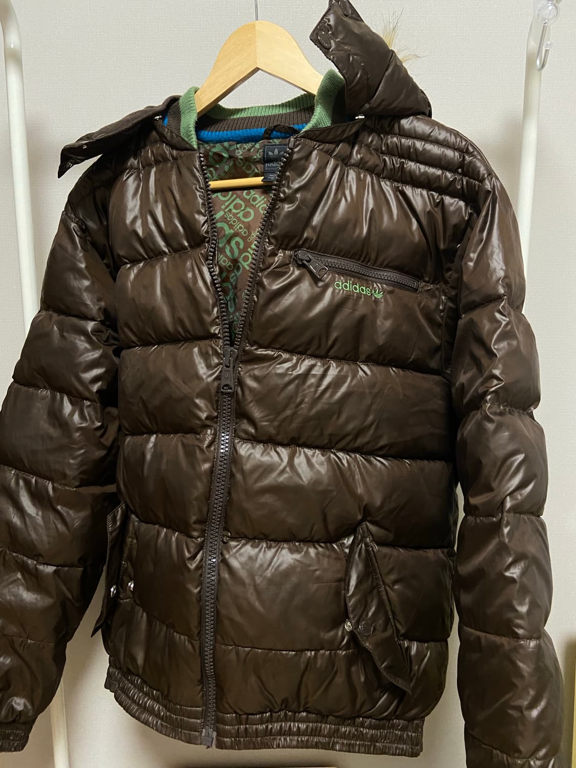 아디다스 브라운 패딩 자켓 (모자 탈부착 가능) 100 상품이미지1
