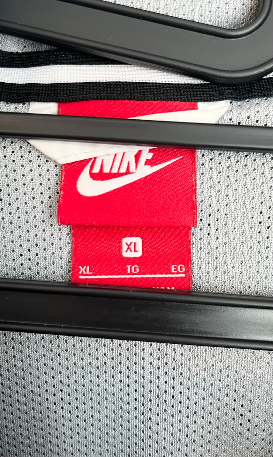 [XL] 나이키 윈드러너 바람막이 블랙/화이트/그레이 상품이미지4