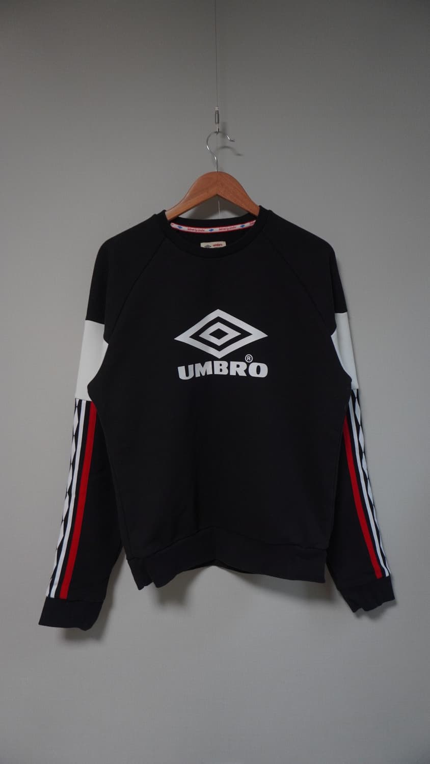 엄브로 맨투맨 상품이미지1